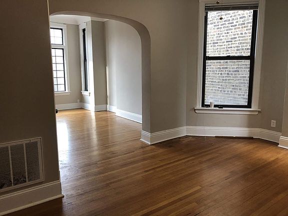 2nd image of 1418 W Belle Plaine Ave #2