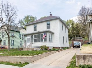 369 Lincoln Ave, Council Bluffs, IA 51503