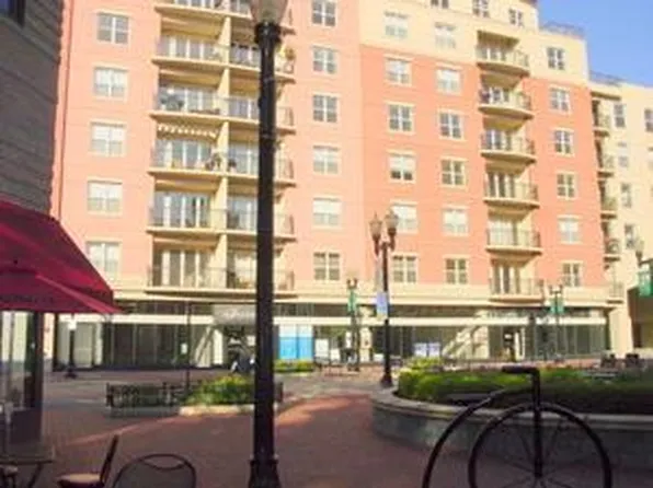 50 S Grove Ave, Elgin, IL 60120