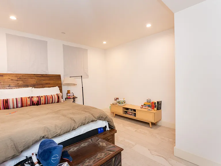196 Freeman St #1C — Photo 10