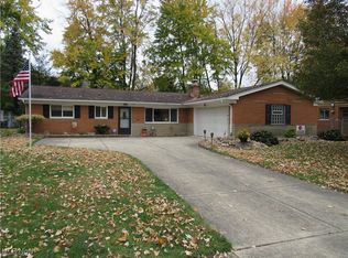 300 Robin Dr, Berea, OH