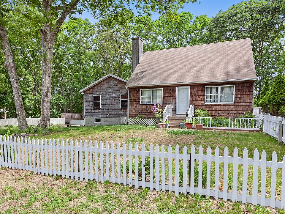 1st image of 11 Gardiners Ln