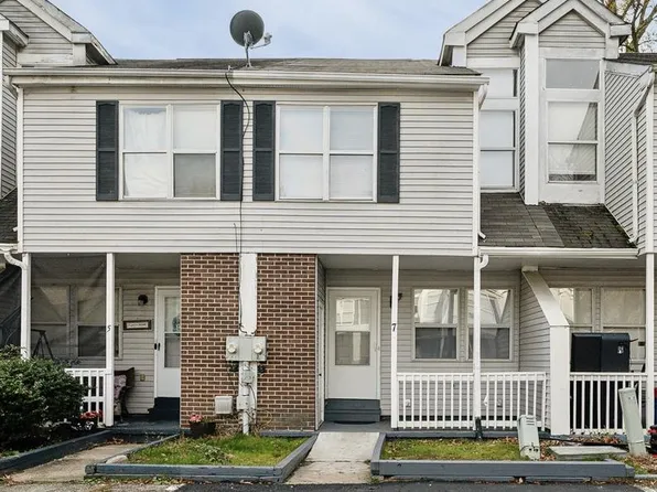 10 Brian Ct, New Castle, DE 19720