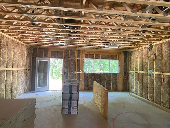 Kitchen breakfast area