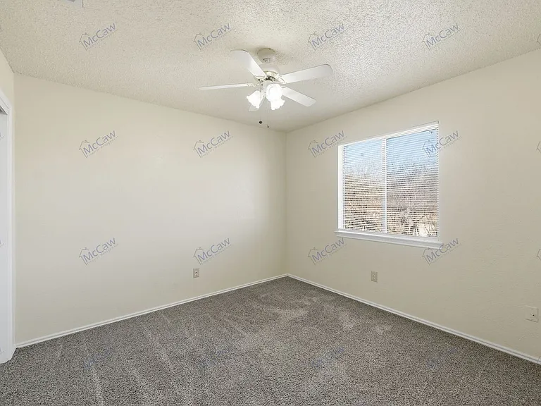 911 Wellridge Dr — Photo 12