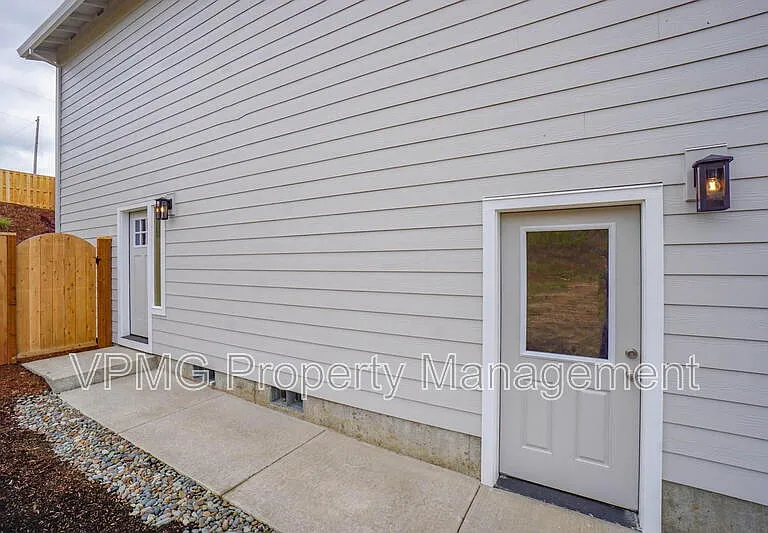 2347 E Otter Loop #A — Photo 3