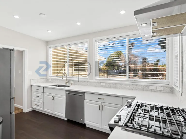 2601 Fordham St — Photo 11