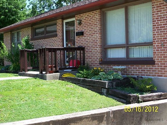 4th image of 213 Donald Ave