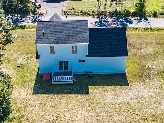 2nd image of 13 Tomahawk Lane