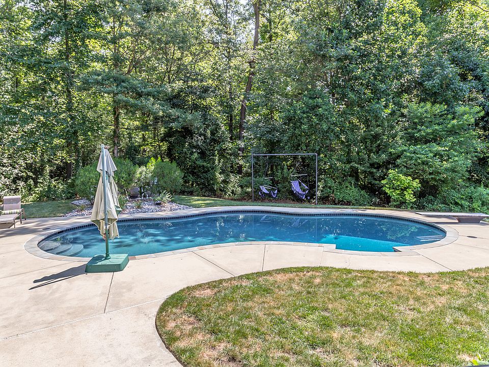 2nd image of 4690 Young Rd