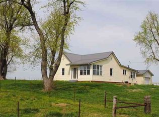 318 N Rhea St, Morganfield, KY 42437