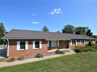 4517 Magnolia Ln, Hudson, NC 28638