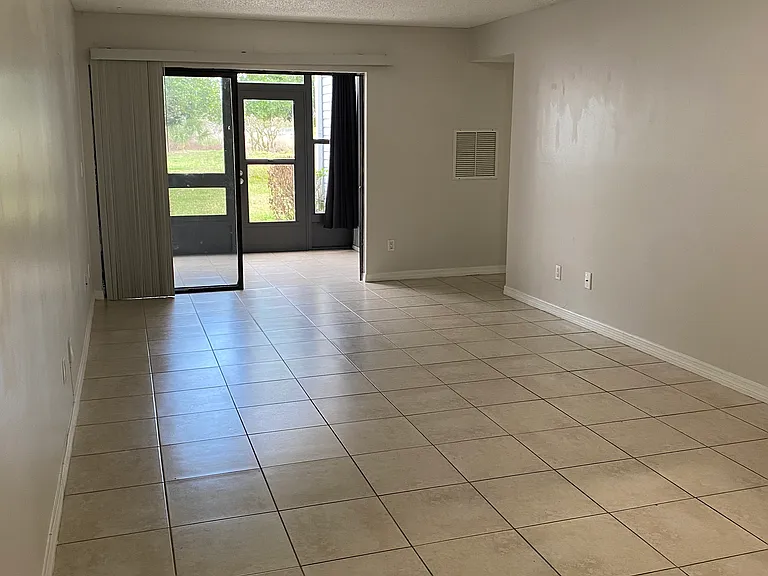 3958 Atrium Dr — Photo 37