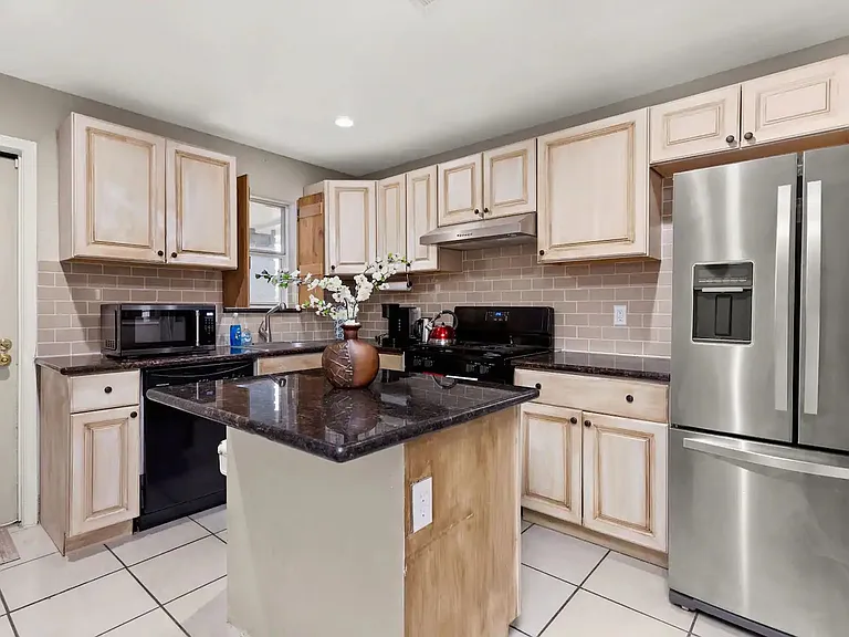 1303 General Bragg St — Photo 1