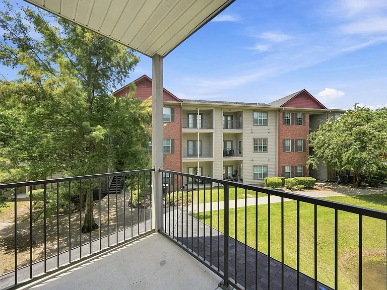 Elora Place Apartments — Photo 4