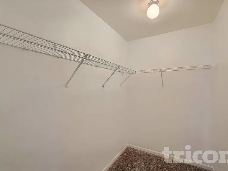 8007 Shady Oak Rd — Photo 2