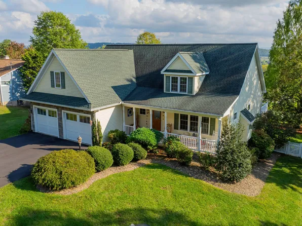 82 Red Oak Dr, Danville, PA 17821