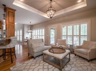 1002 Kenzeli Ct, Louisville, KY 40245