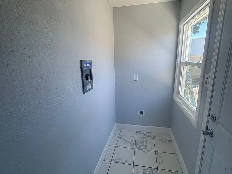 485 Fleming Ln — Photo 8