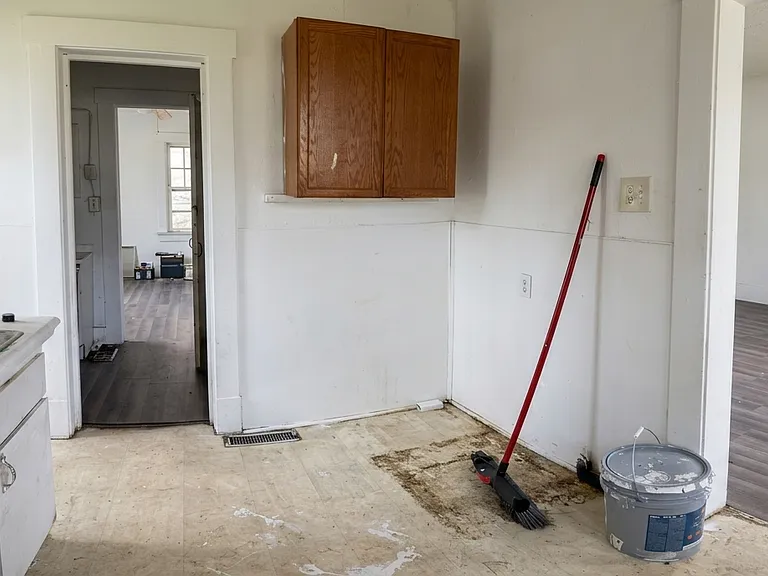 830 E Rogers Ave — Photo 5