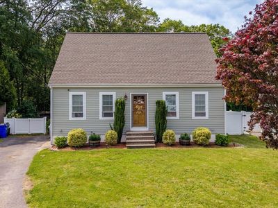 217 Hathaway Commons Rd, Fall River, MA, 02720