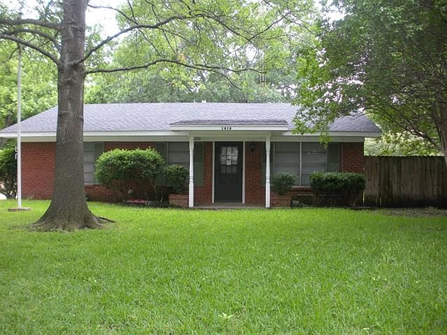 1st image of 1418 Ann Arbor Dr