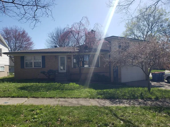1051 Carrier Creek Blvd NE, Grand Rapids, MI 49503