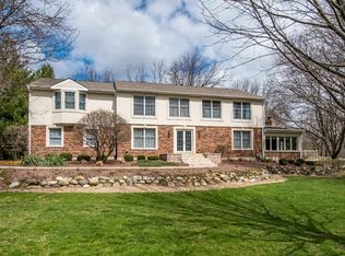 4N071 Trotter Ln, St Charles, IL 60175