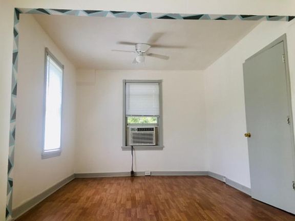 4th image of 125 W Dupont Ave #3