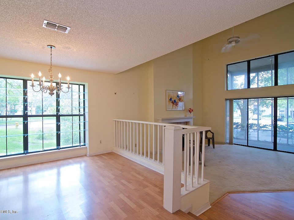 Entry View of Dinning & Great Room