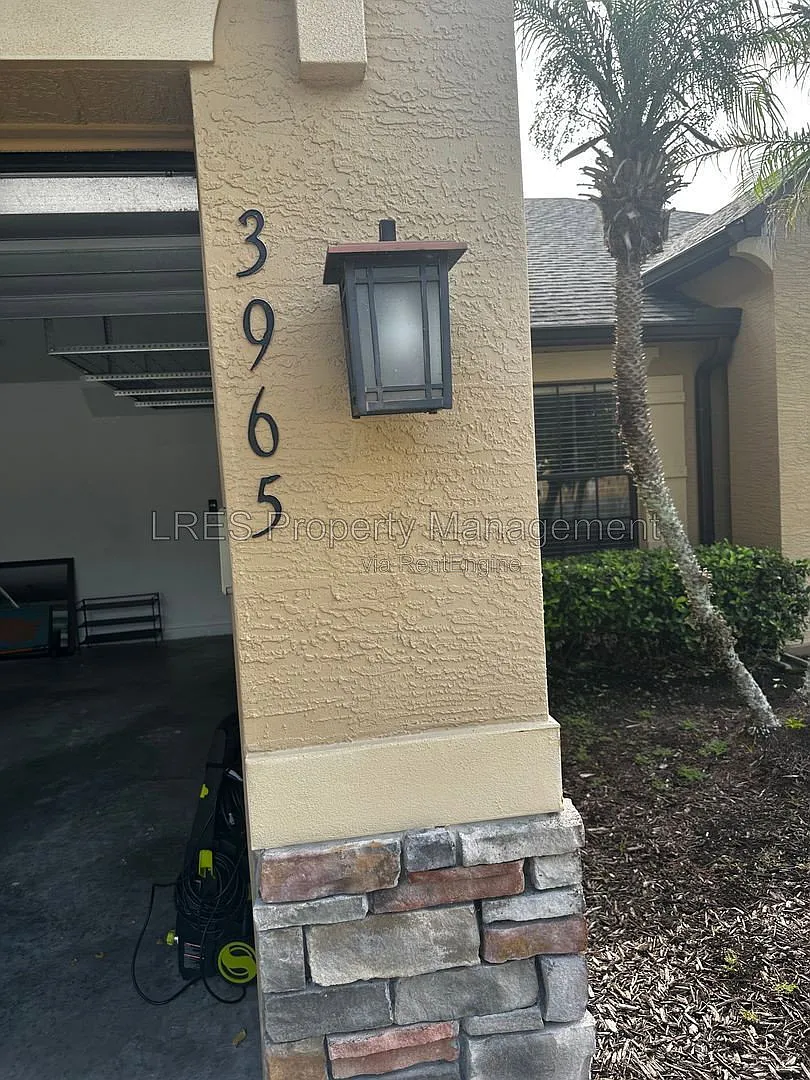 5 bed, 3.0 bath, 2450 sqft, $3,200 — Photo 4