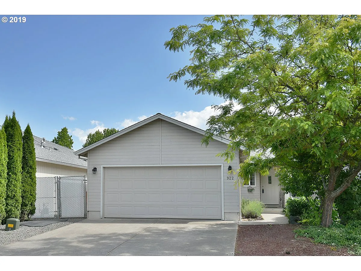 922 Brandi Way photo 1