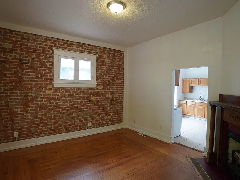 2623 Quincy Ave — Photo 3
