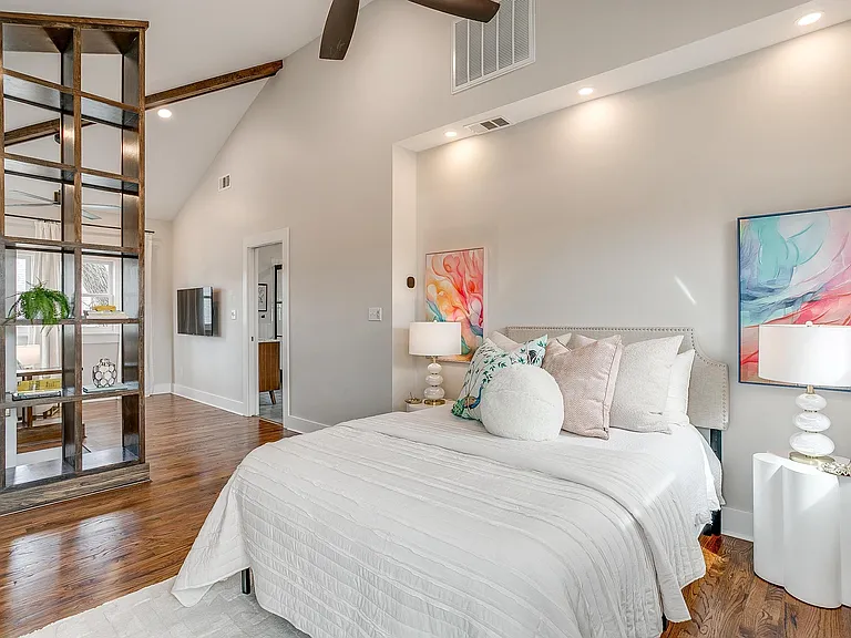 1405 S Henderson St — Photo 46