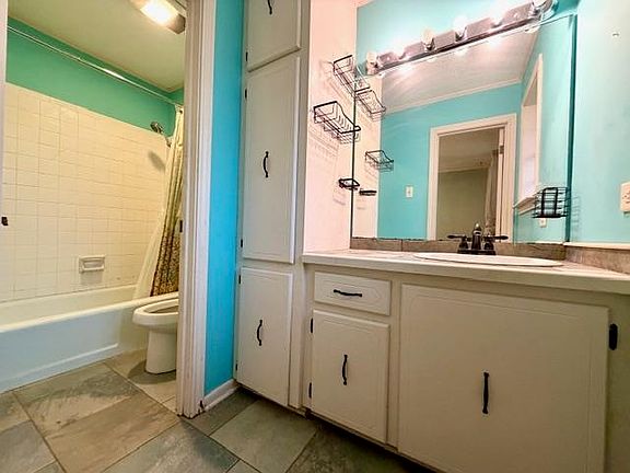 5th image of 2914 Creole Dr