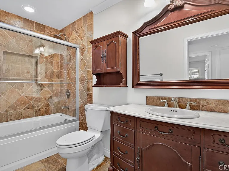 2310 E Monroe Ave — Photo 15
