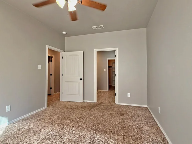 1109 Preston Trl — Photo 13