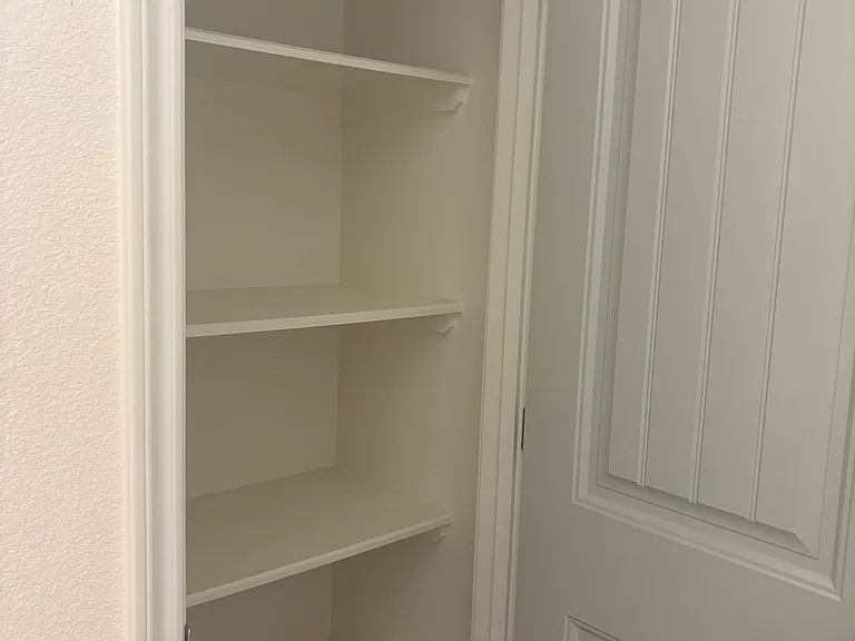 111 E Hamilton St — Photo 11