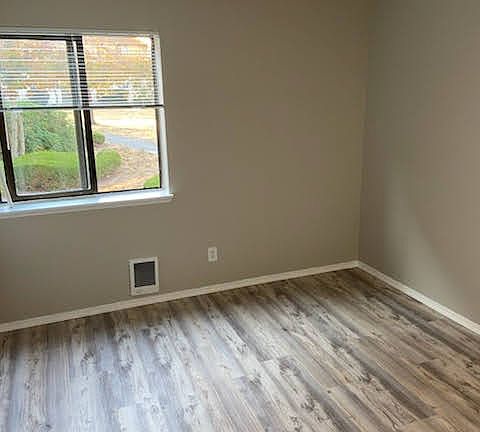 4th image of 601 SE 8th Ave APT A204