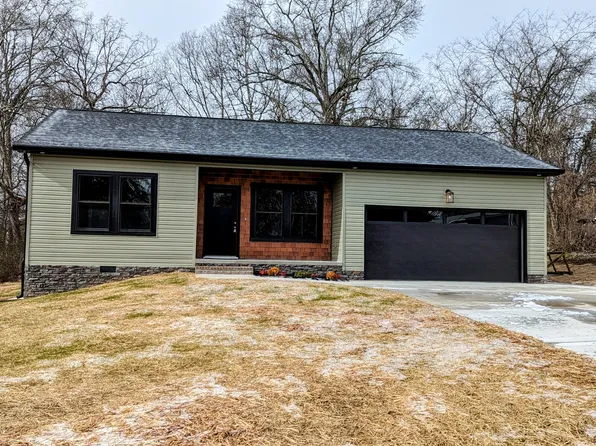 436 Red Bud Ave, Rossville, GA 30741