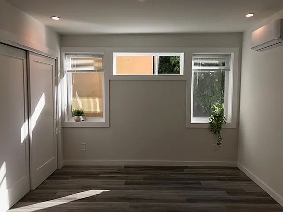 4th image of 5228 Broadway Ter Suite 4