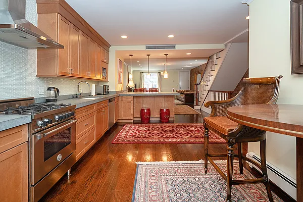 Sold by Harlem Lofts | media 6