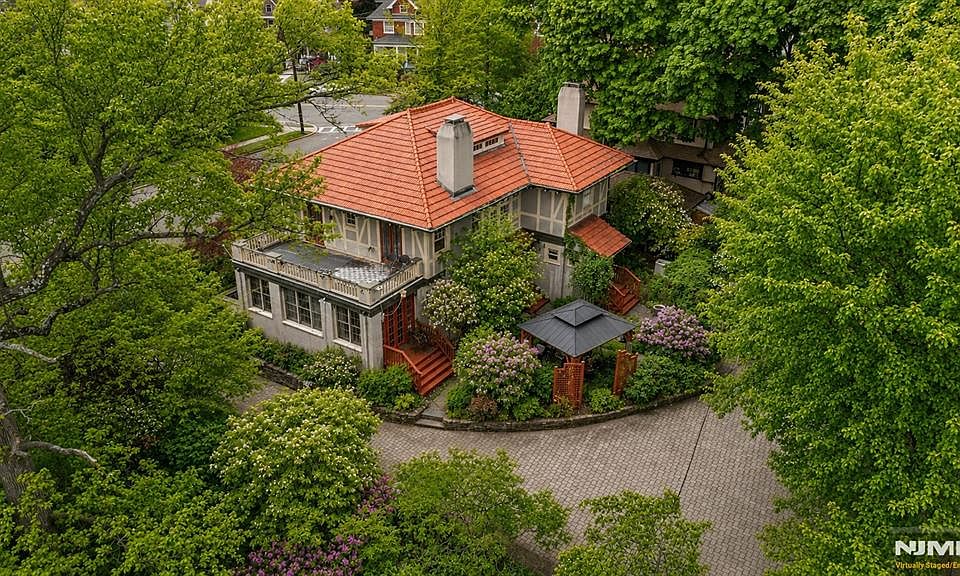 1st image of 384 Anderson Street