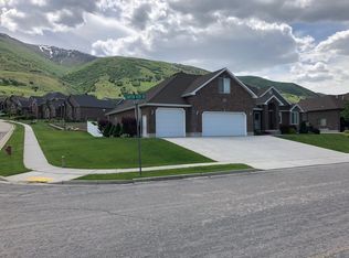 1565 S Canyon View Dr, Perry, UT 84302
