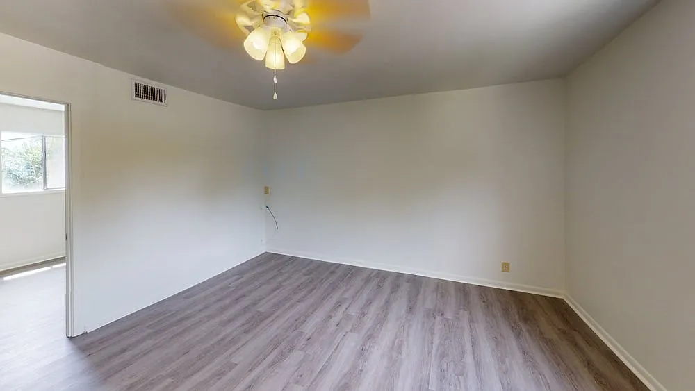 1418 Lynn Street, Unit 6 — Photo 3