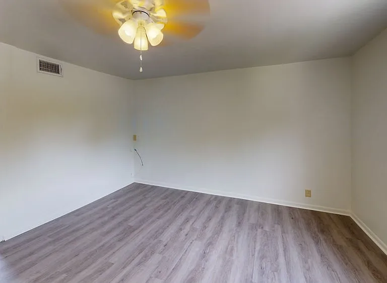1418 Lynn St #6 — Photo 3