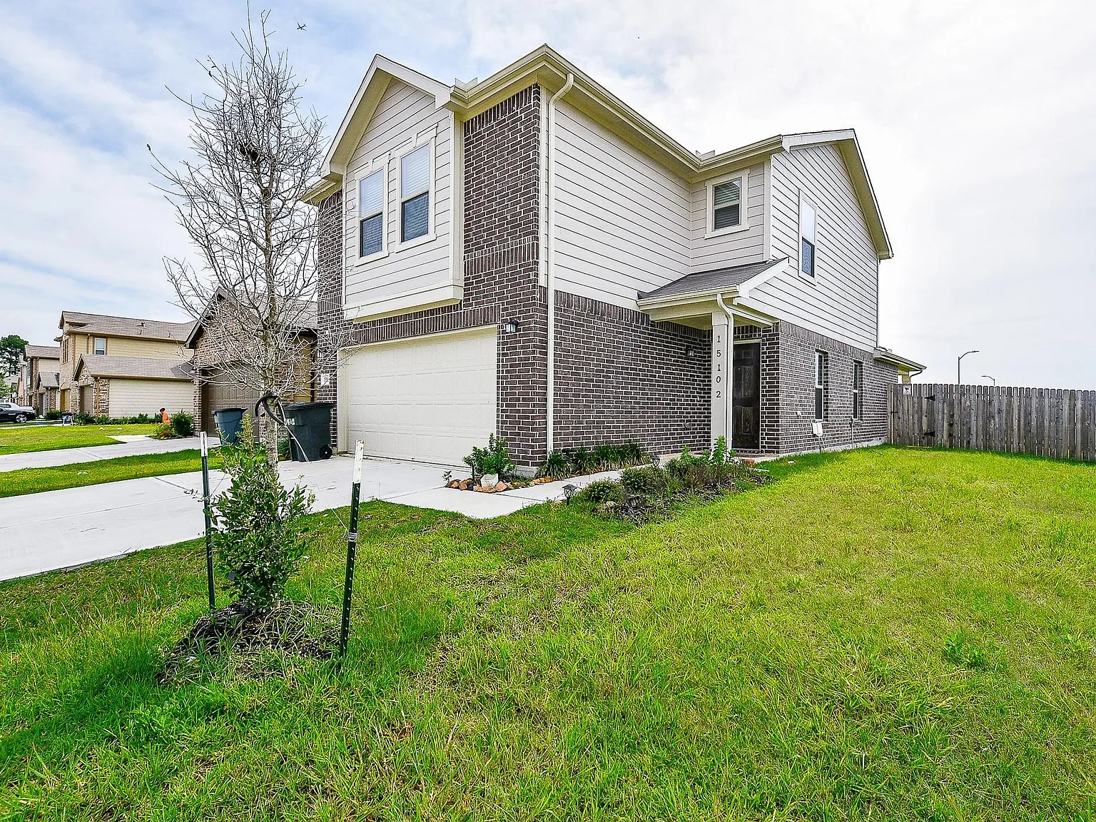 3 bed, 2.5 bath, 1693 sqft, $1,800 — Photo 2