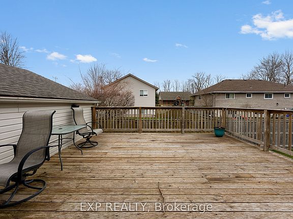 5th image of 216 Ridge Rd S