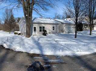 9948 Center St, Reese, MI 48757