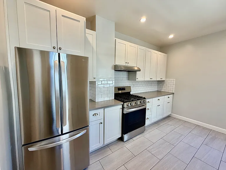 1842 Jefferson St #206 — Photo 6